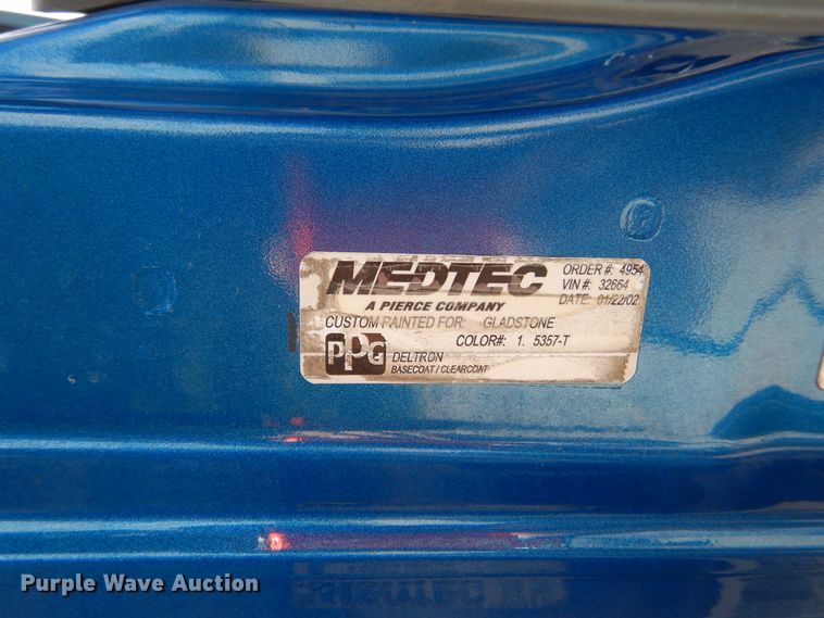 image for item DD2532 2002 International 4300  ambulance