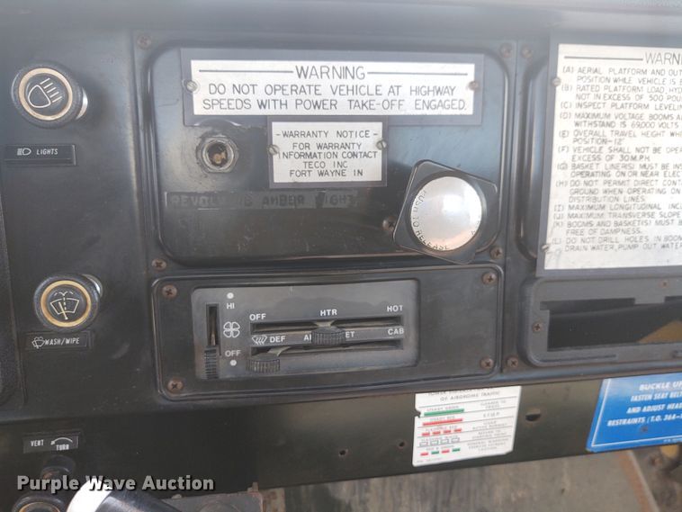 image for item DE6936 1984 International S1700  forestry bucket truck