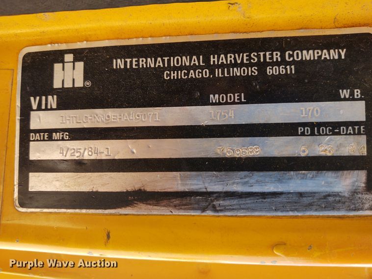 image for item DE6936 1984 International S1700  forestry bucket truck