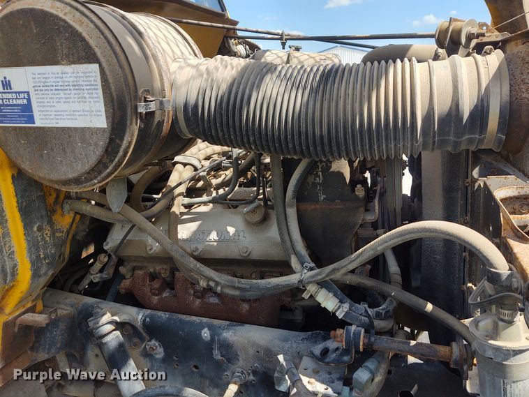 image for item DE6936 1984 International S1700  forestry bucket truck