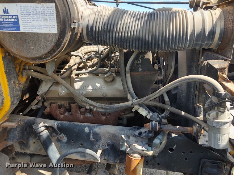 image for item DE6936 1984 International S1700  forestry bucket truck