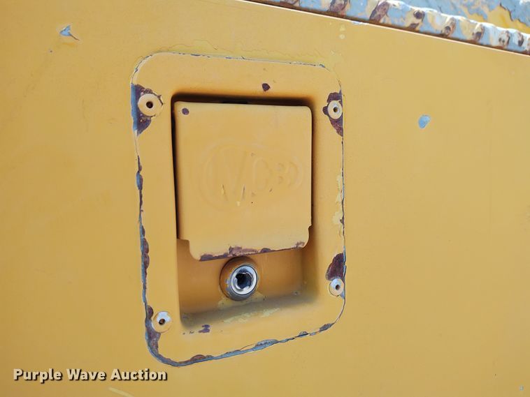 image for item DE6936 1984 International S1700  forestry bucket truck