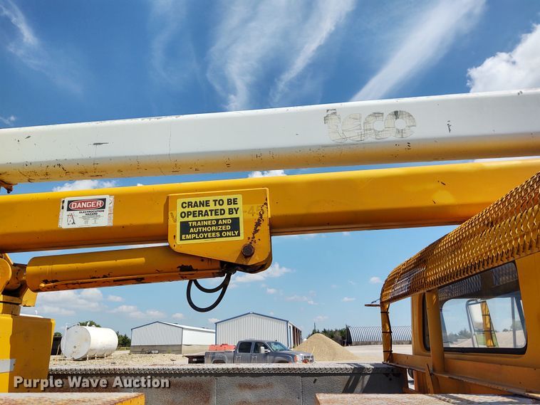image for item DE6936 1984 International S1700  forestry bucket truck