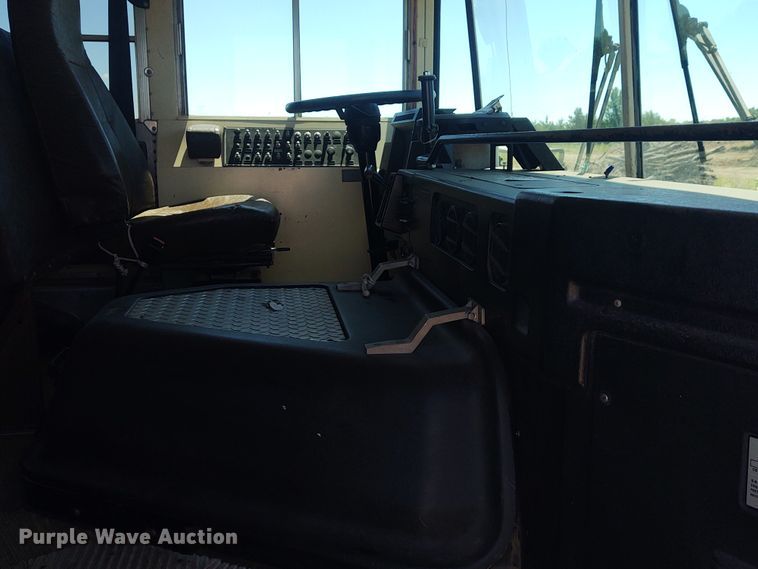 image for item DE6940 1996 Blue Bird TC2000  school bus