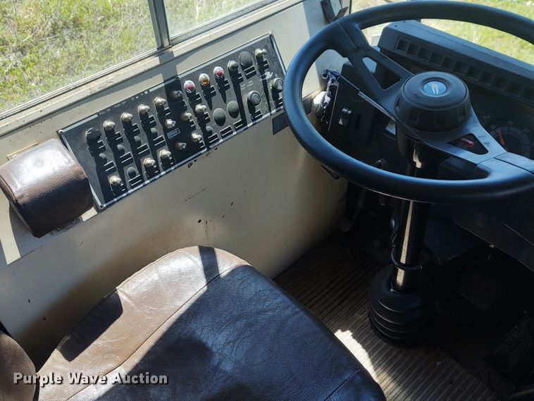 image for item DE6940 1996 Blue Bird TC2000  school bus