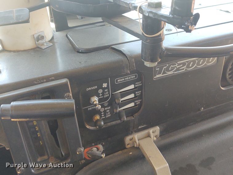 image for item DE6940 1996 Blue Bird TC2000  school bus