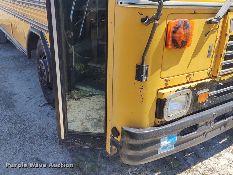 image for item DE6940 1996 Blue Bird TC2000  school bus