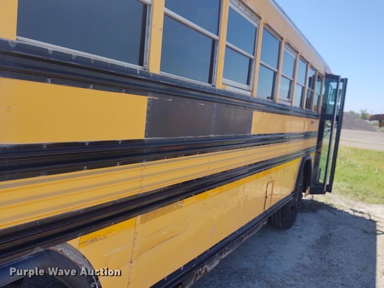 image for item DE6940 1996 Blue Bird TC2000  school bus