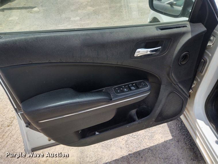 image for item DE6943 2013 Dodge Charger Police