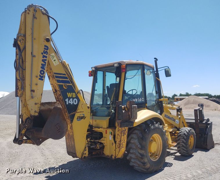 image for item DE6955 Komatsu WB140  backhoe
