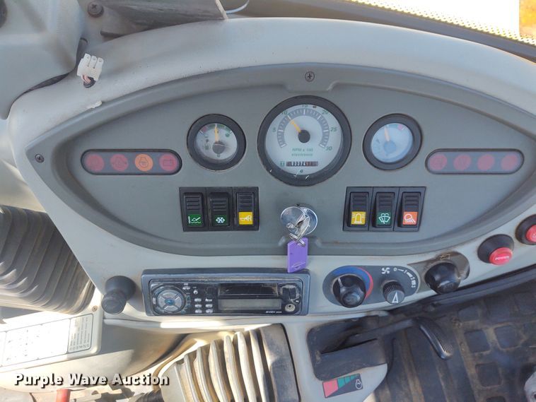 image for item DE6955 Komatsu WB140  backhoe