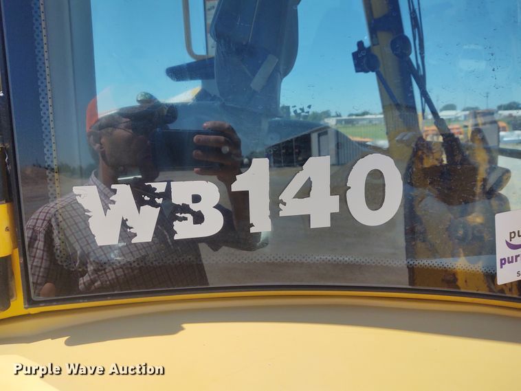 image for item DE6955 Komatsu WB140  backhoe