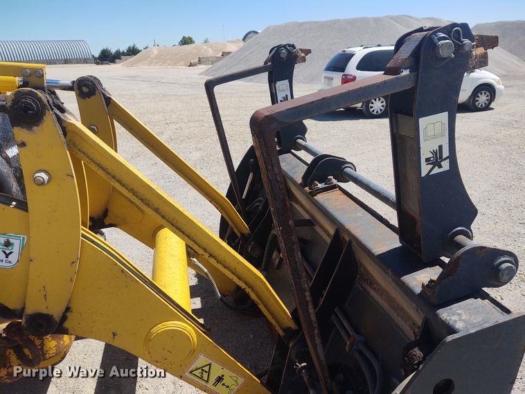 image for item DE6955 Komatsu WB140  backhoe