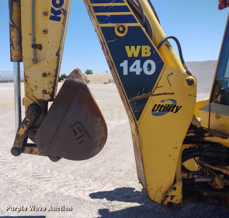 image for item DE6955 Komatsu WB140  backhoe