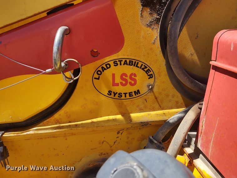 image for item DE6955 Komatsu WB140  backhoe