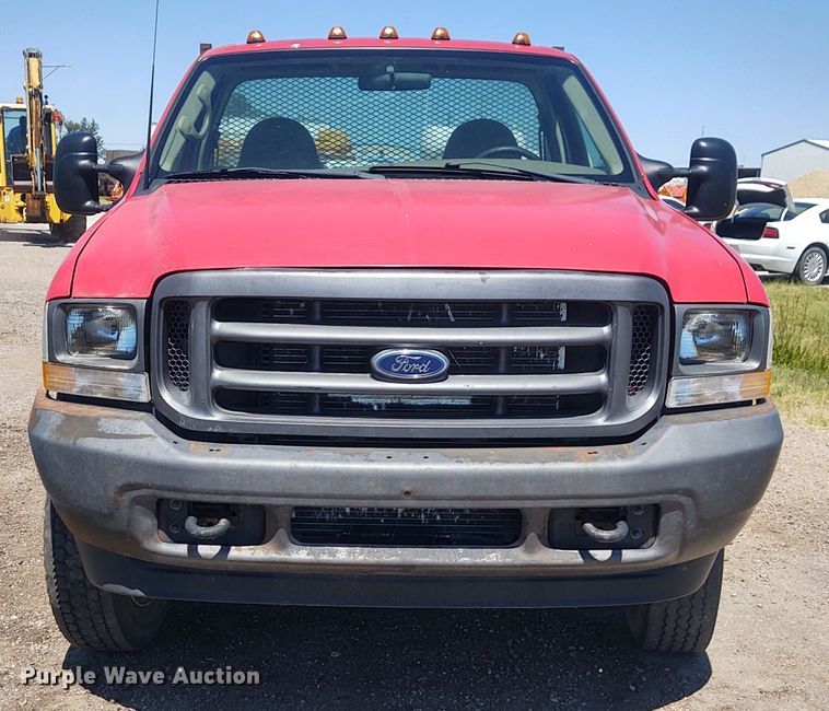 image for item DE6957 2002 Ford F450 Super Duty  flatbed truck