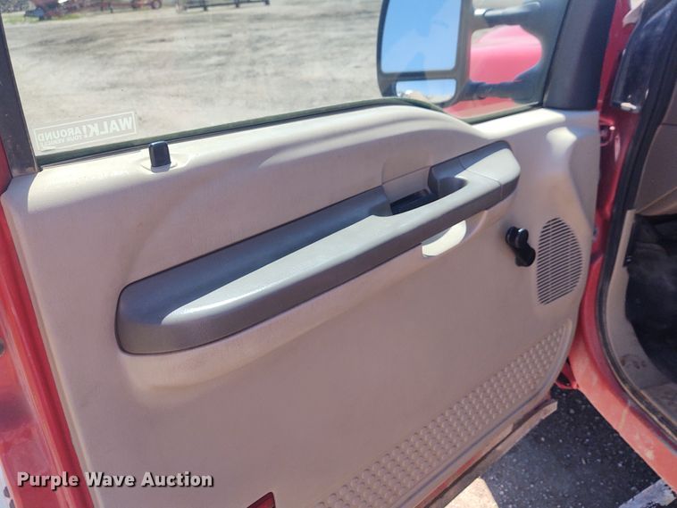 image for item DE6957 2002 Ford F450 Super Duty  flatbed truck