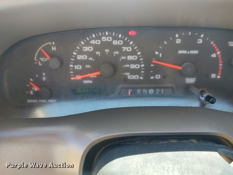 image for item DE6957 2002 Ford F450 Super Duty  flatbed truck