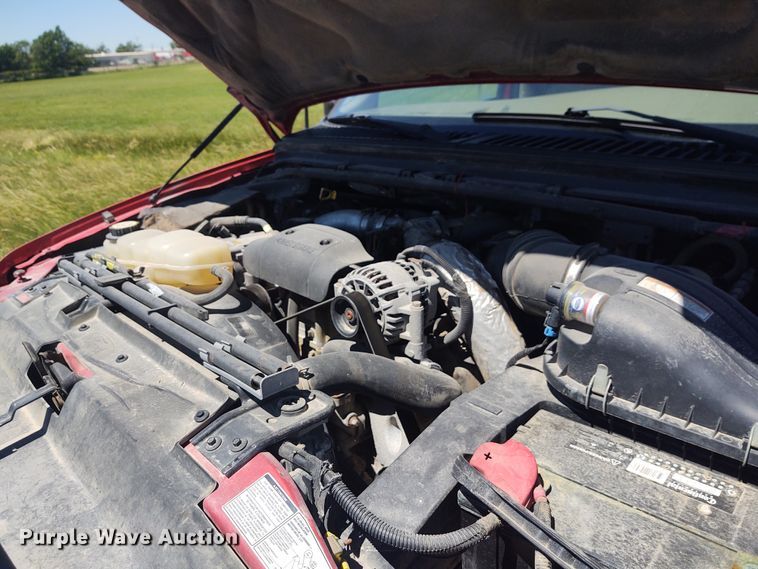 image for item DE6957 2002 Ford F450 Super Duty  flatbed truck