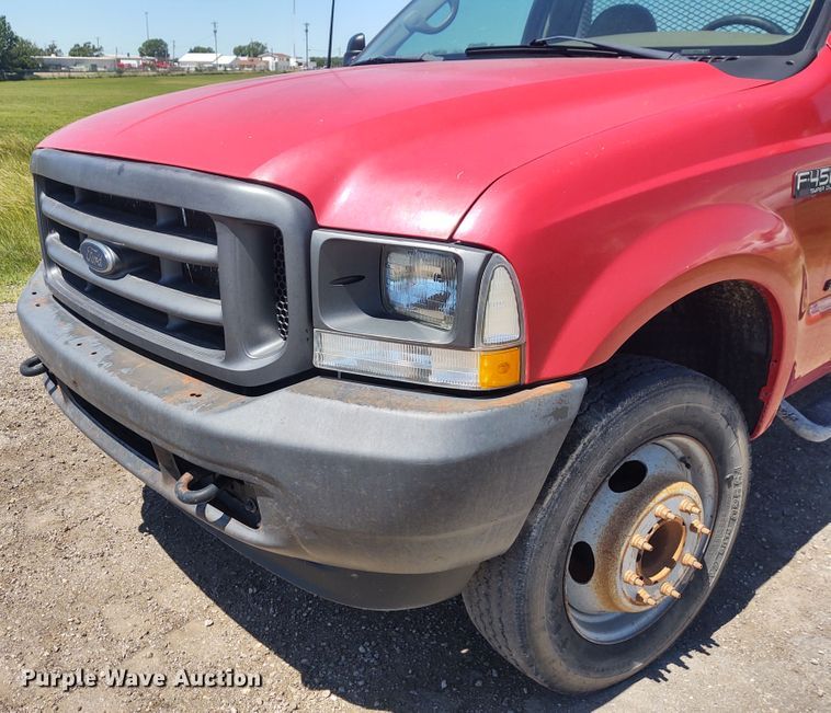 image for item DE6957 2002 Ford F450 Super Duty  flatbed truck