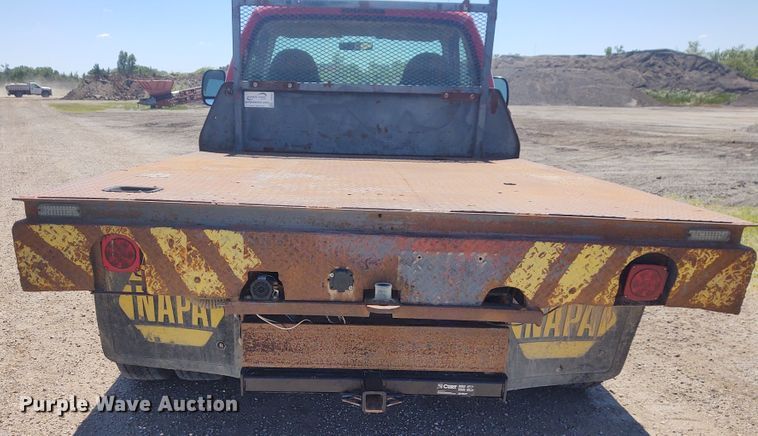 image for item DE6957 2002 Ford F450 Super Duty  flatbed truck