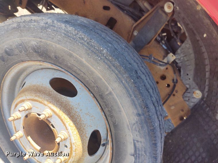 image for item DE6957 2002 Ford F450 Super Duty  flatbed truck