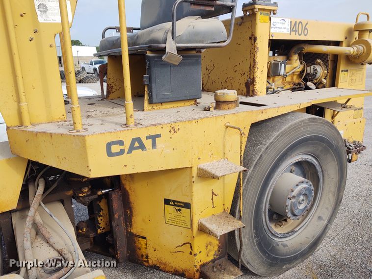 image for item DE7011 1987 Caterpillar CS-431  single drum vibratory roller