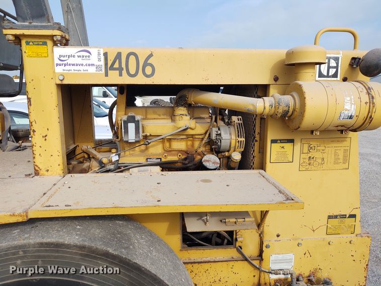 image for item DE7011 1987 Caterpillar CS-431  single drum vibratory roller