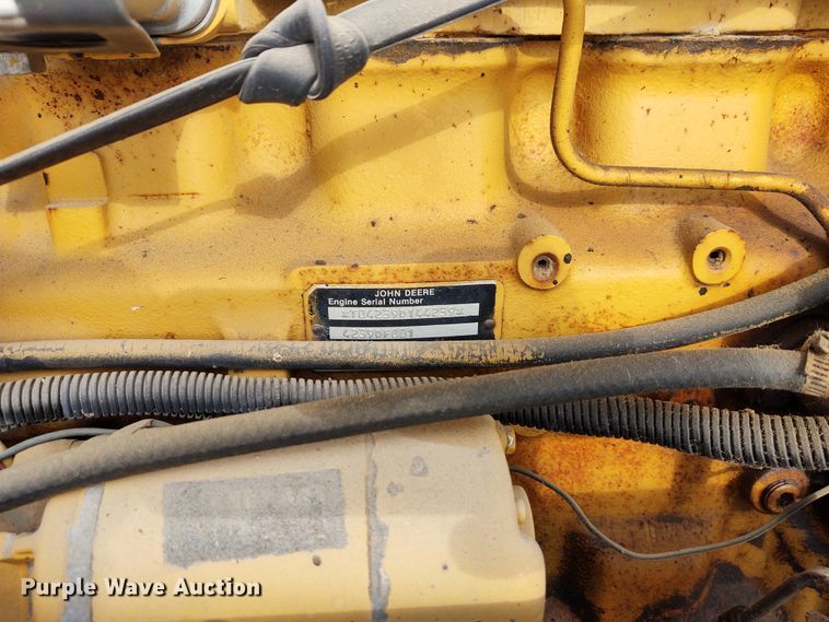 image for item DE7011 1987 Caterpillar CS-431  single drum vibratory roller