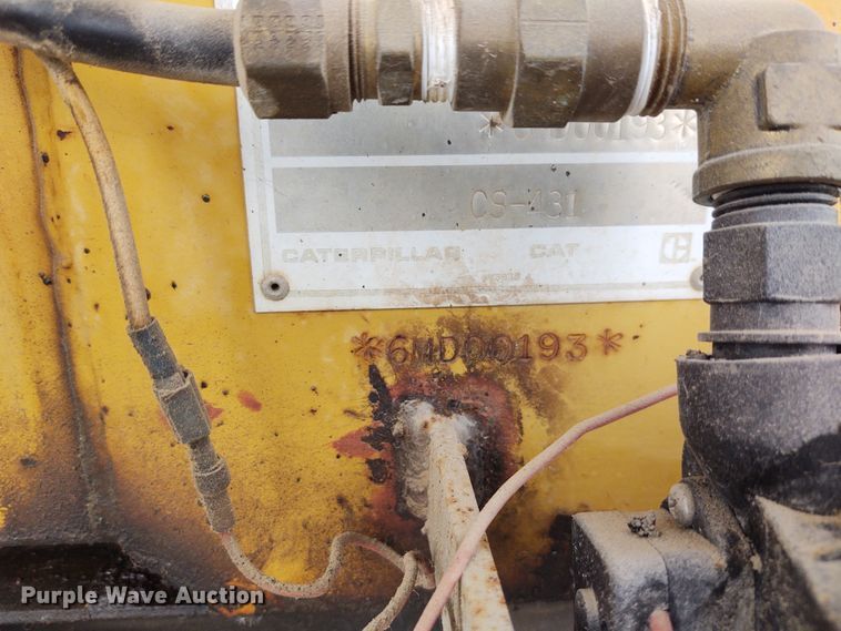 image for item DE7011 1987 Caterpillar CS-431  single drum vibratory roller