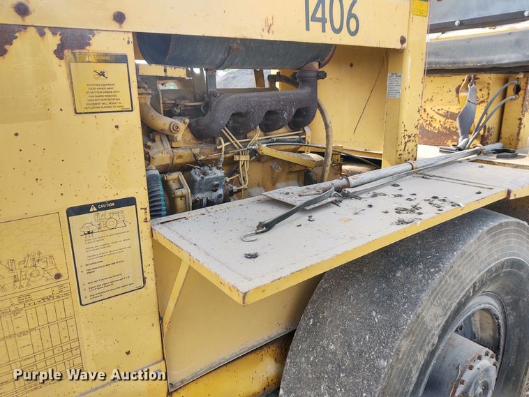 image for item DE7011 1987 Caterpillar CS-431  single drum vibratory roller