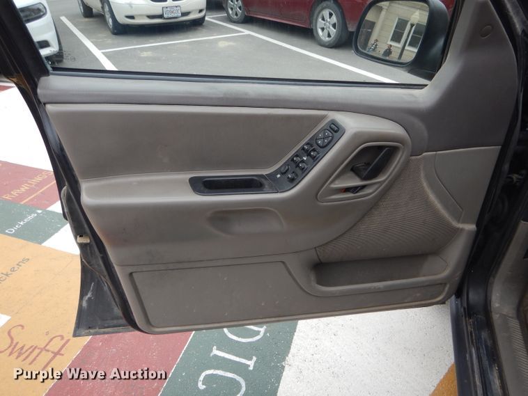 image for item DF3164 2004 Jeep Grand Cherokee Laredo  SUV