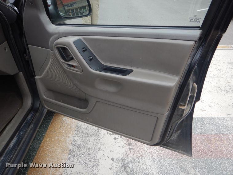 image for item DF3164 2004 Jeep Grand Cherokee Laredo  SUV