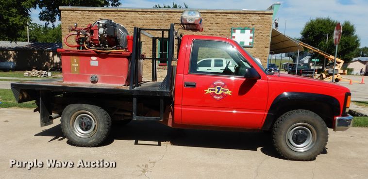 image for item DF4212 1995 GMC Sierra K3500  brush fire truck