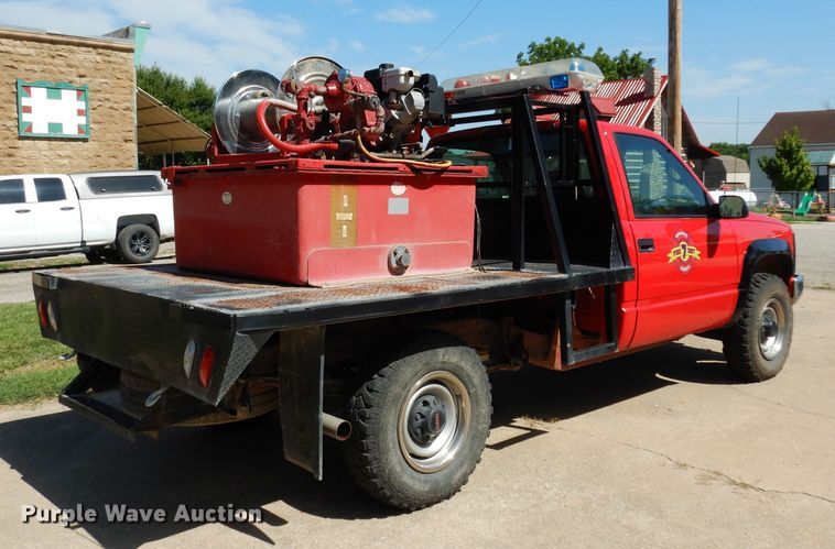 image for item DF4212 1995 GMC Sierra K3500  brush fire truck