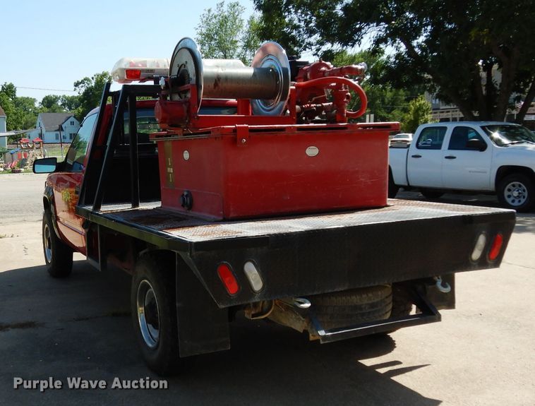 image for item DF4212 1995 GMC Sierra K3500  brush fire truck