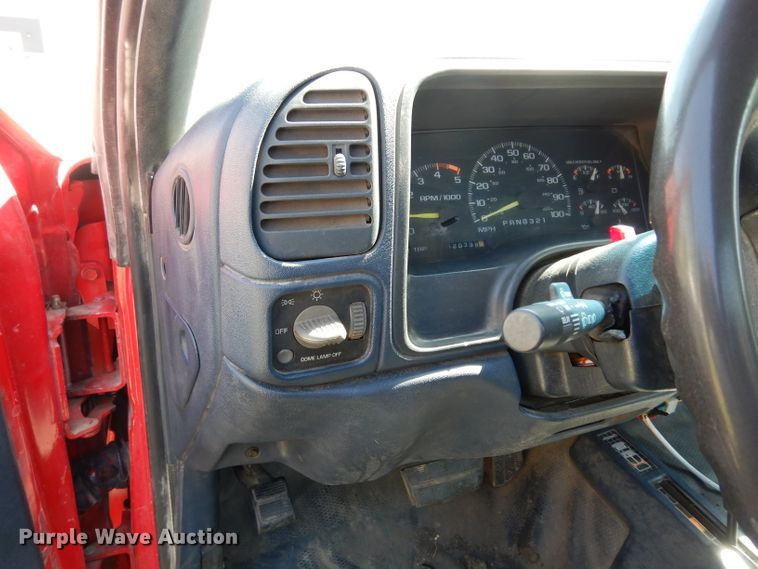image for item DF4212 1995 GMC Sierra K3500  brush fire truck
