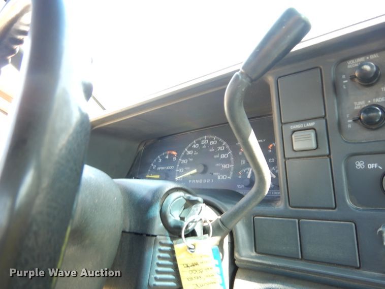 image for item DF4212 1995 GMC Sierra K3500  brush fire truck