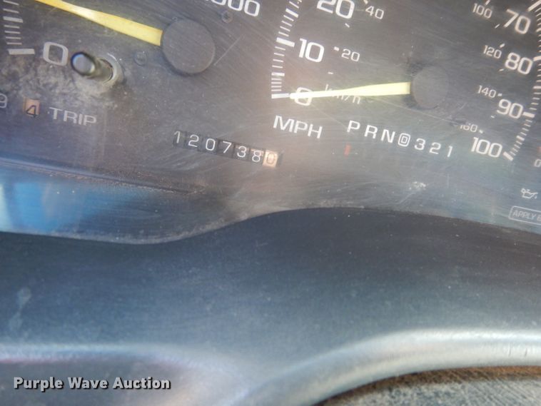 image for item DF4212 1995 GMC Sierra K3500  brush fire truck