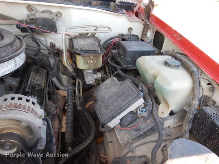 image for item DF4212 1995 GMC Sierra K3500  brush fire truck