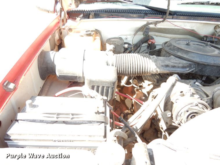 image for item DF4212 1995 GMC Sierra K3500  brush fire truck