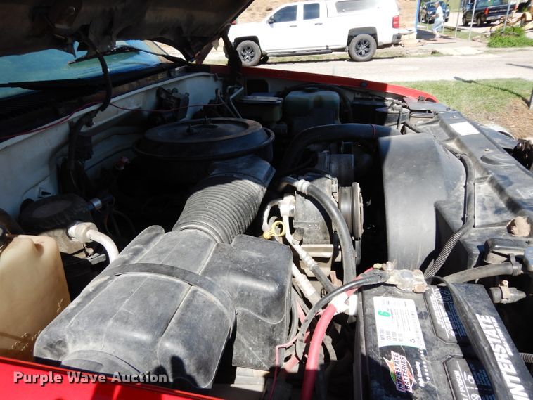 image for item DF4212 1995 GMC Sierra K3500  brush fire truck