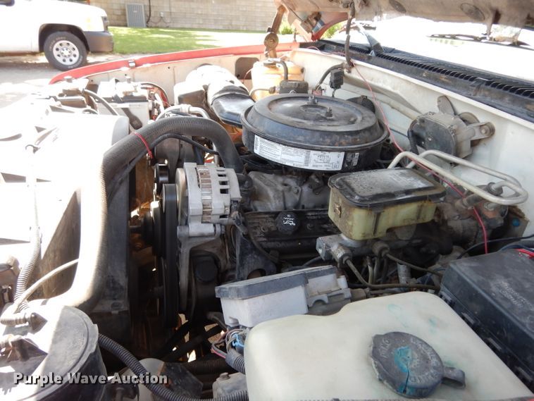 image for item DF4212 1995 GMC Sierra K3500  brush fire truck