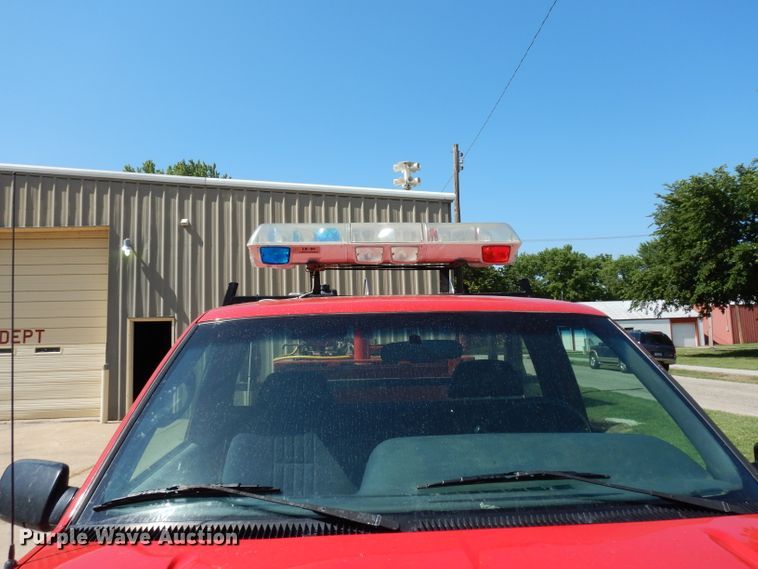 image for item DF4212 1995 GMC Sierra K3500  brush fire truck