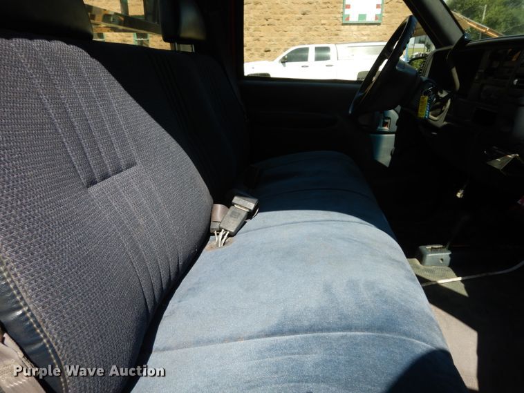 image for item DF4212 1995 GMC Sierra K3500  brush fire truck