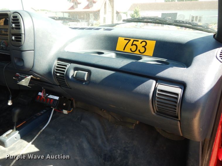 image for item DF4212 1995 GMC Sierra K3500  brush fire truck