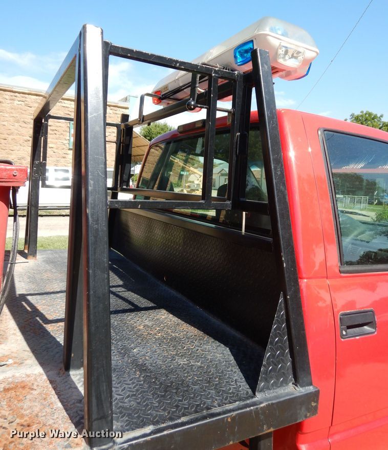 image for item DF4212 1995 GMC Sierra K3500  brush fire truck