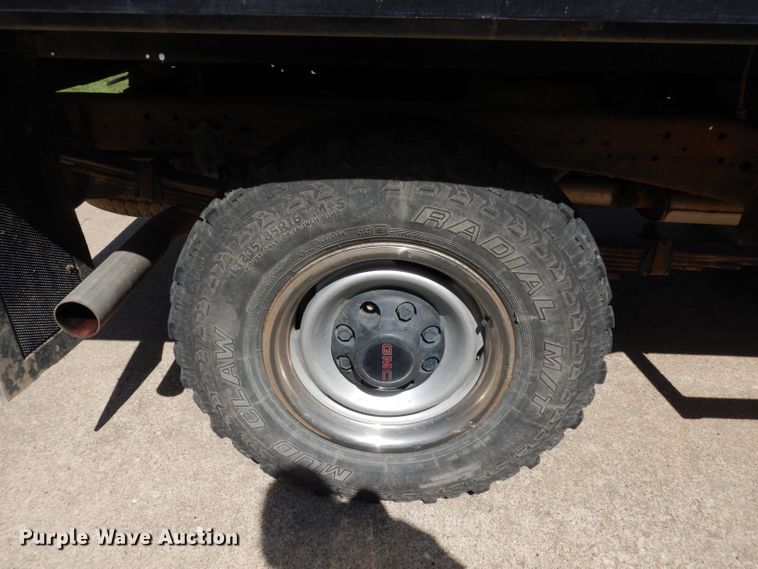 image for item DF4212 1995 GMC Sierra K3500  brush fire truck