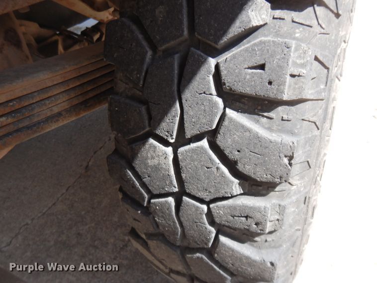 image for item DF4212 1995 GMC Sierra K3500  brush fire truck