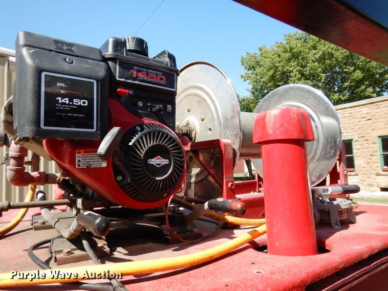 image for item DF4212 1995 GMC Sierra K3500  brush fire truck